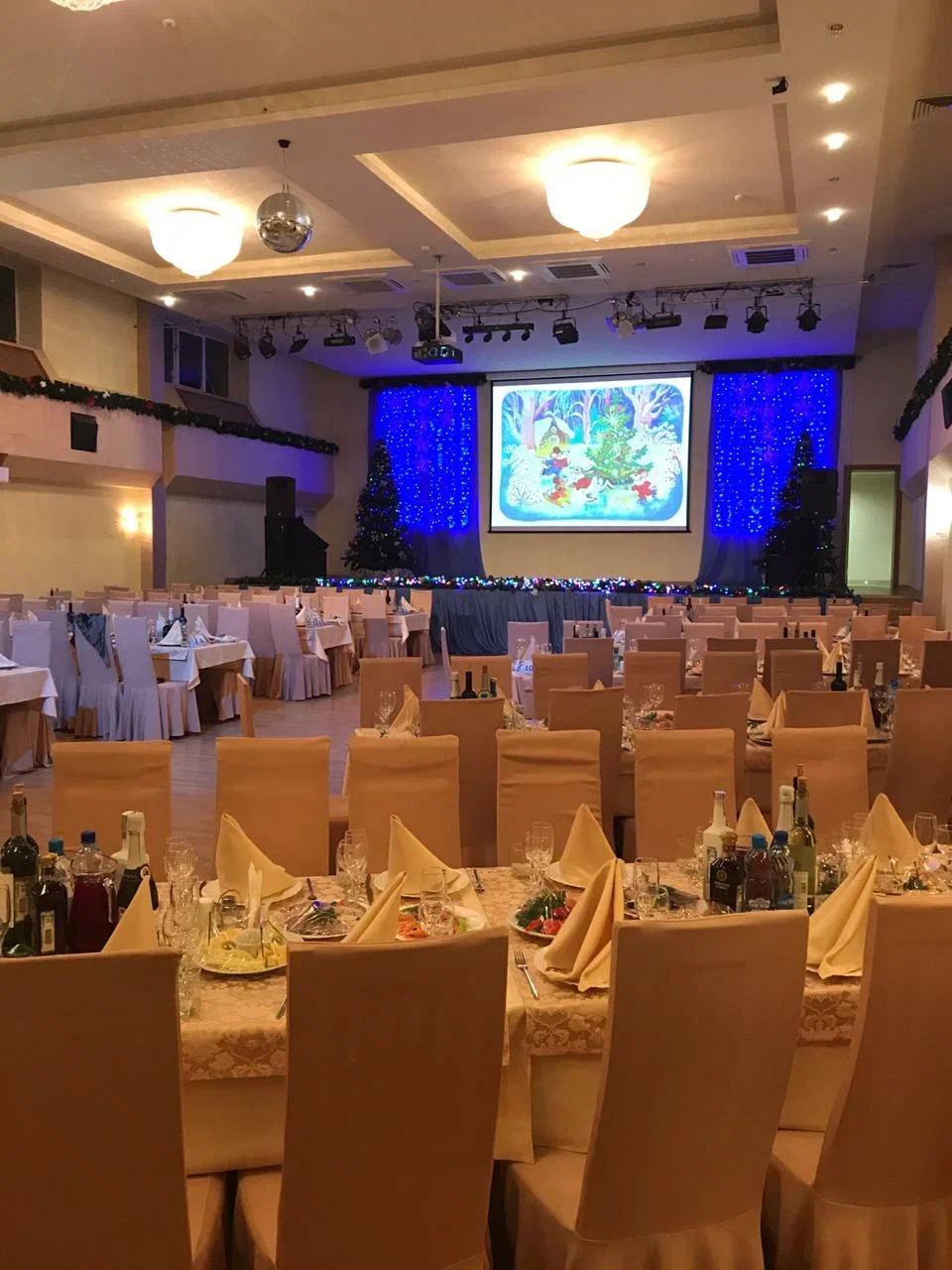 Актовый зал 1